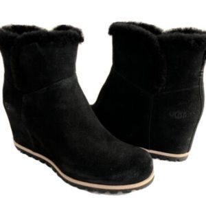 UGG Seyline black suede booties